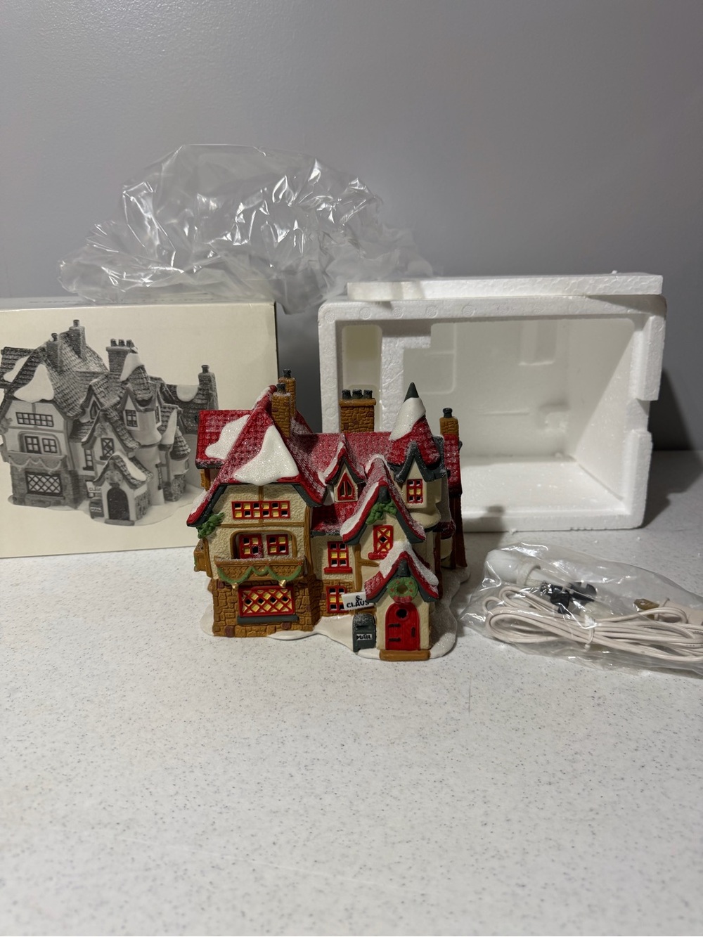 RARE RETIRED Dept 56 North Pole Series "Santa's Workshop #5600-6